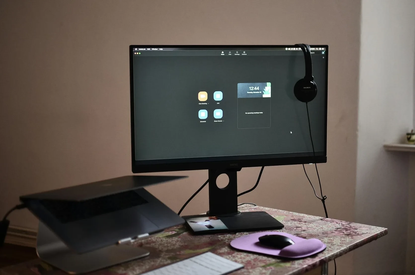 Desktop with app installs